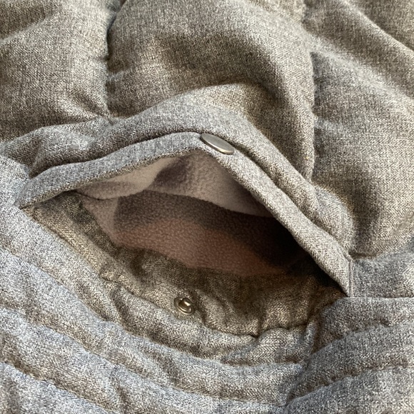 Old Navy Gray Puffer Vest, Size M - Picture 8 of 8